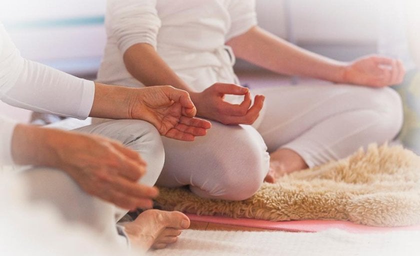 Kundalini Yoga coach level 2 opleiding gegeven door Guru Gian waar volop ruimte is voor zelfontwikkeling en coachingmethodes geleerd worden met yoga en meditatie als hulpmiddel.